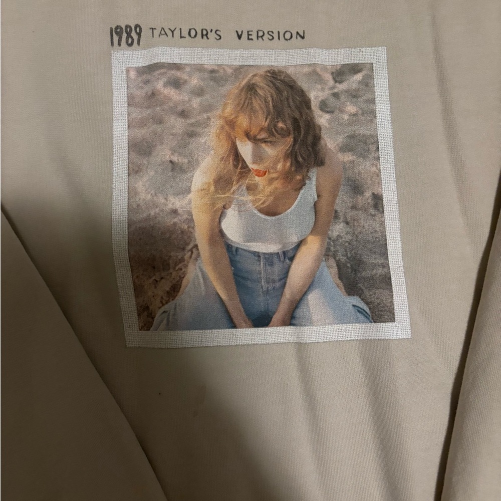 RARE Taylor Swift 1989 rerelease crewneck
